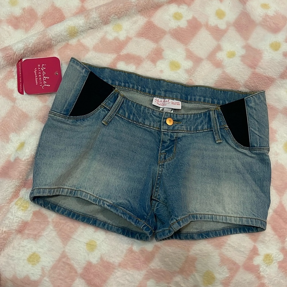 NWT women’s maternity jean shorts
